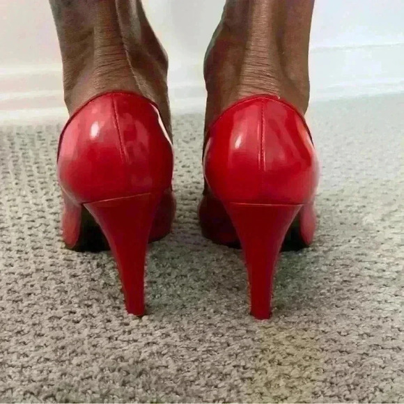 Vintage Marc Jacob Red heels in good condition Size 8.5 - Picture 4 of 9